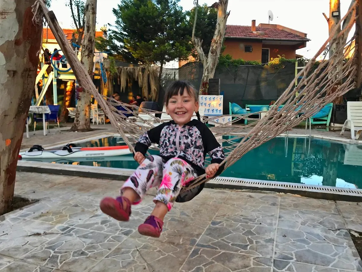 Urkmez Deniz Apart Otel Seferihisar